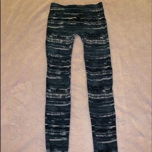 Full-length tribal leggings